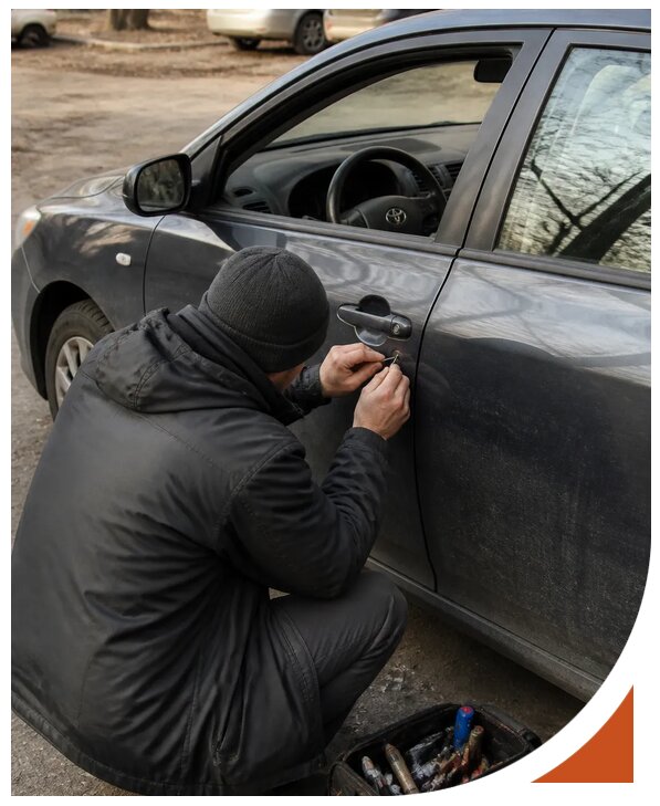 Профессиональное вскрытие автомобиля Тойота без повреждений в Карасуке